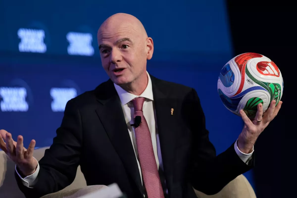 Pimpinan FIFA Buka Suara Mengenai Wacana Pelepasan Saham Piala Dunia