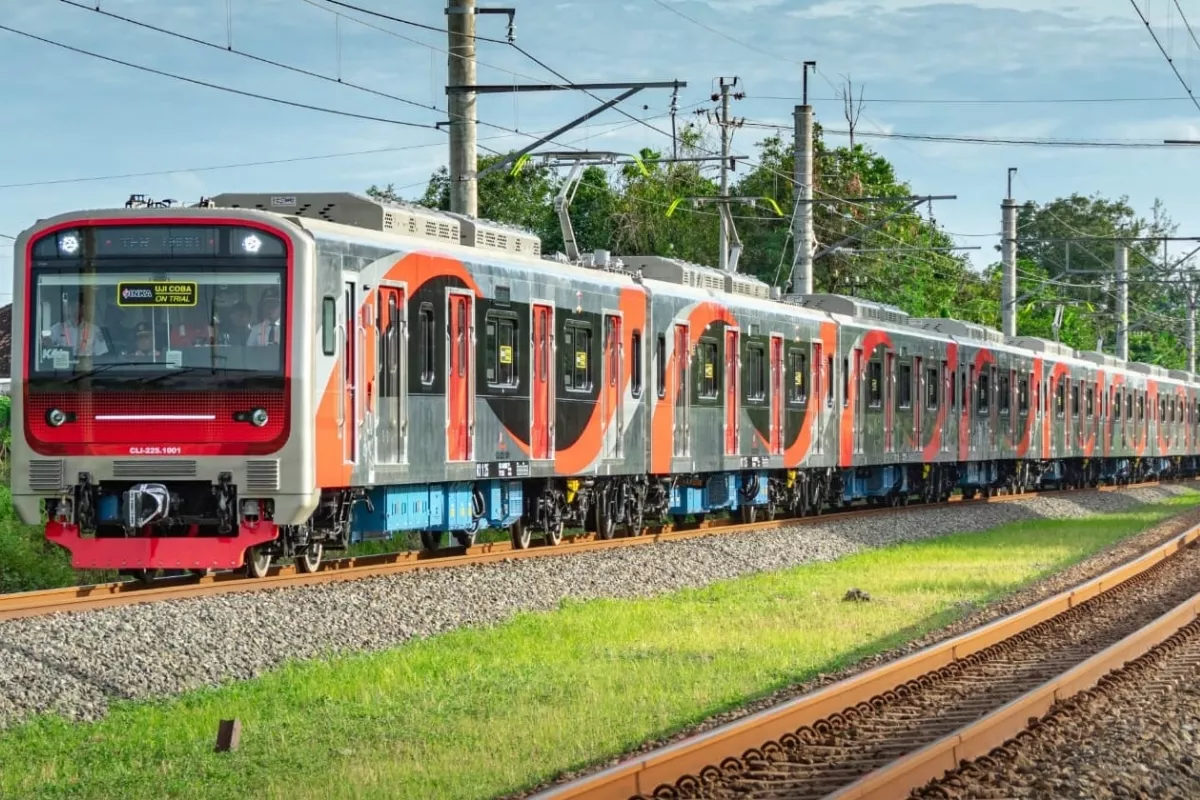 KRL hingga Whoosh Jadi Andalan KAI Kurangi Emisi Karbon