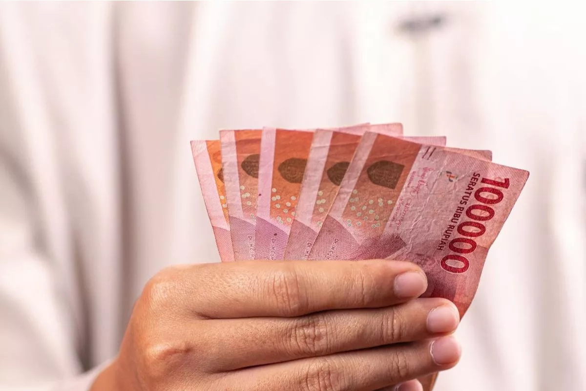 Rupiah Melemah, Kurs Jual Dolar Bank Mandiri Capai Rp18.000