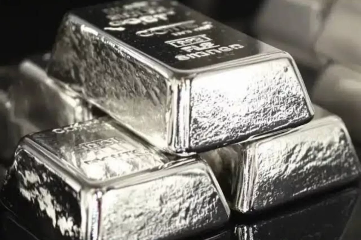 Harga Perak Batangan Antam Naik Menjadi Rp18.500 per Gram Hari Ini