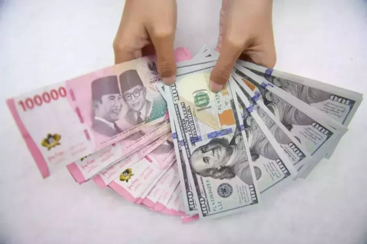 Pergerakan Kurs Rupiah Hari Ini Melemah Tetapi Belum Capai Rp18.000