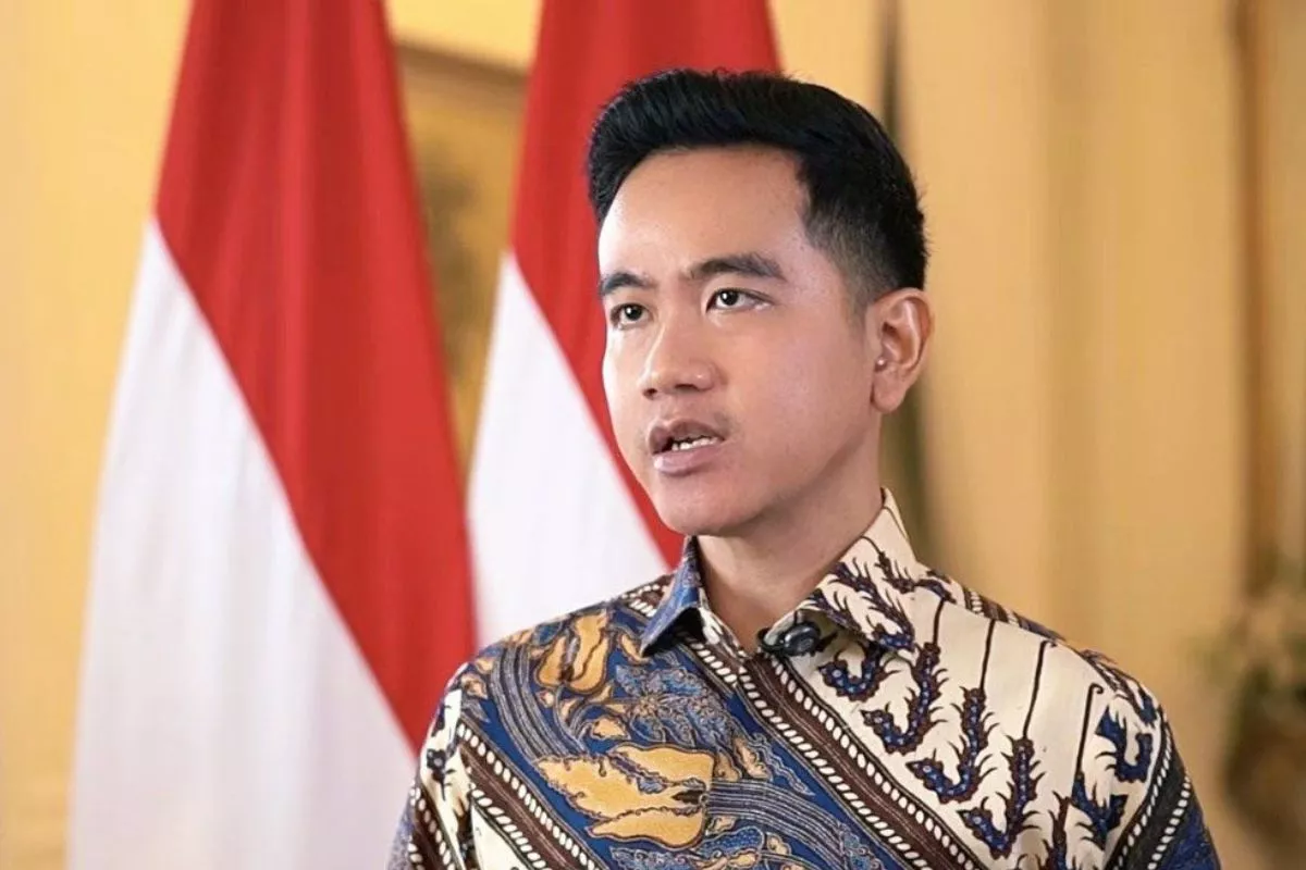 Temui Pengungsi Gempa Sikka, Gibran Pastikan Bantuan Menjangkau Warga