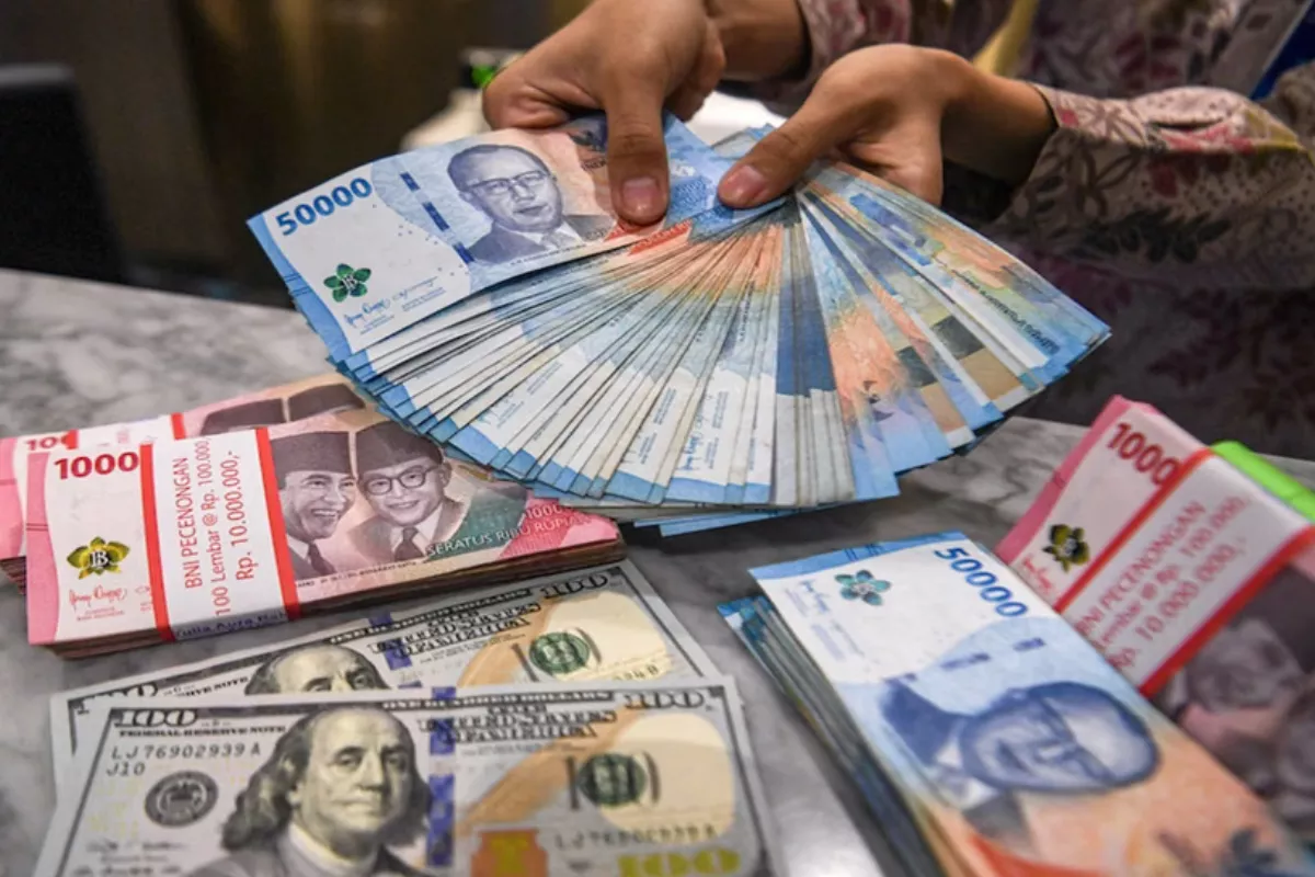 Rupiah Berpotensi Melemah Terhadap Dolar AS pada Senin 8 Juni 2026