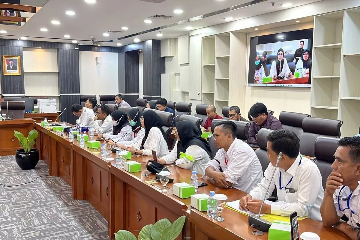 DPR Terima Guru Honorer, Minta Kejelasan Status