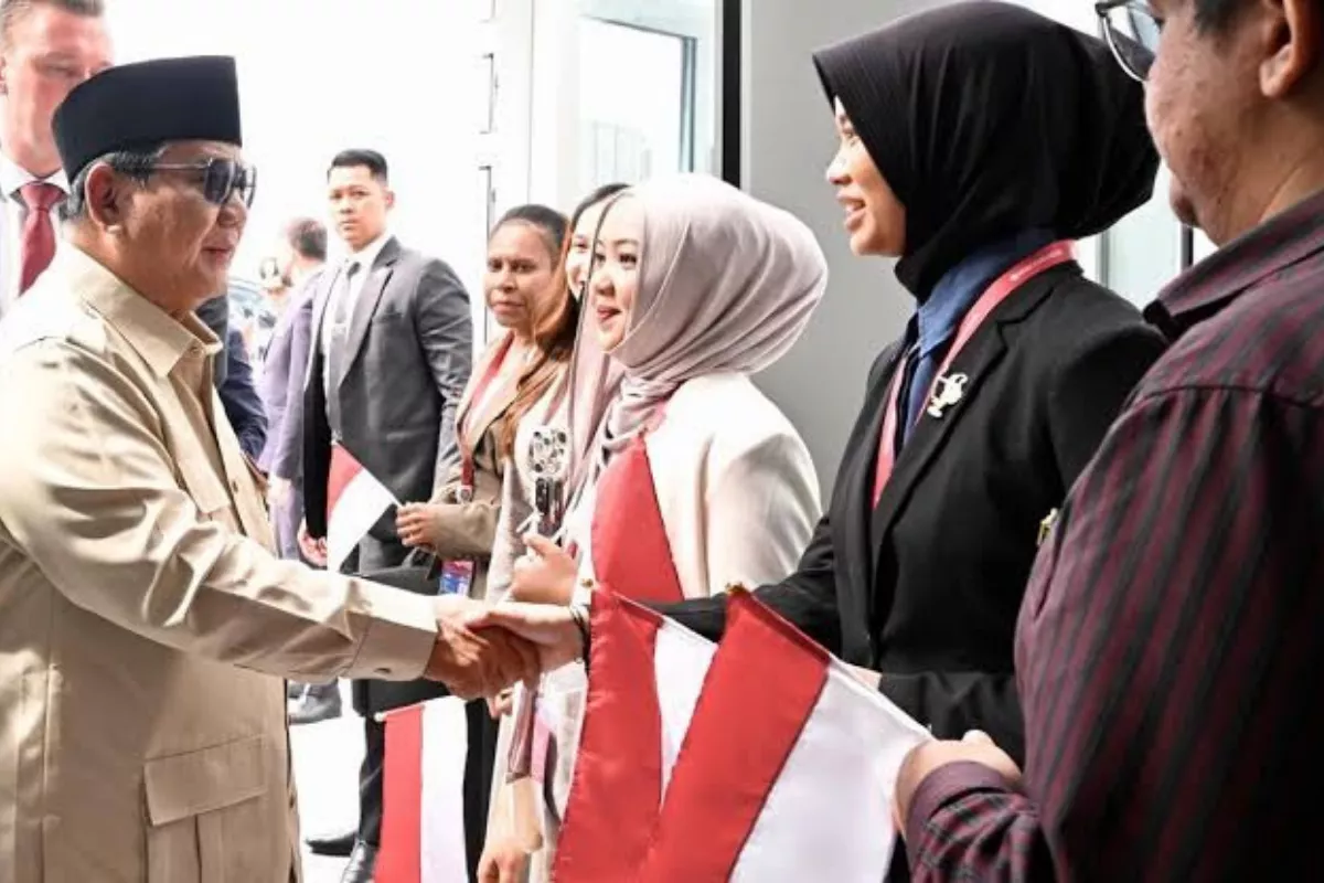 Prabowo Disambut Hangat Mahasiswa Indonesia di Vladivostok