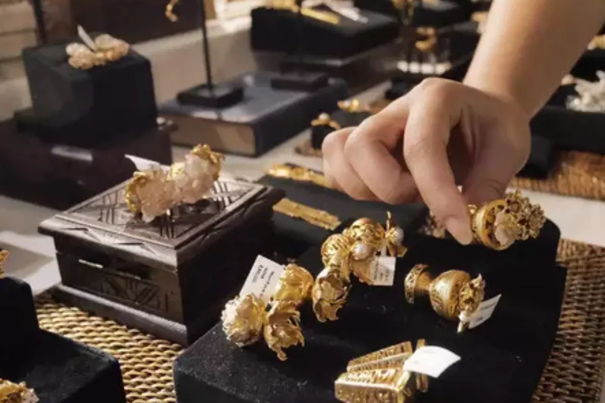 Harga Emas Perhiasan Berbagai Karat Terpantau Kokoh 26 Mei 2026