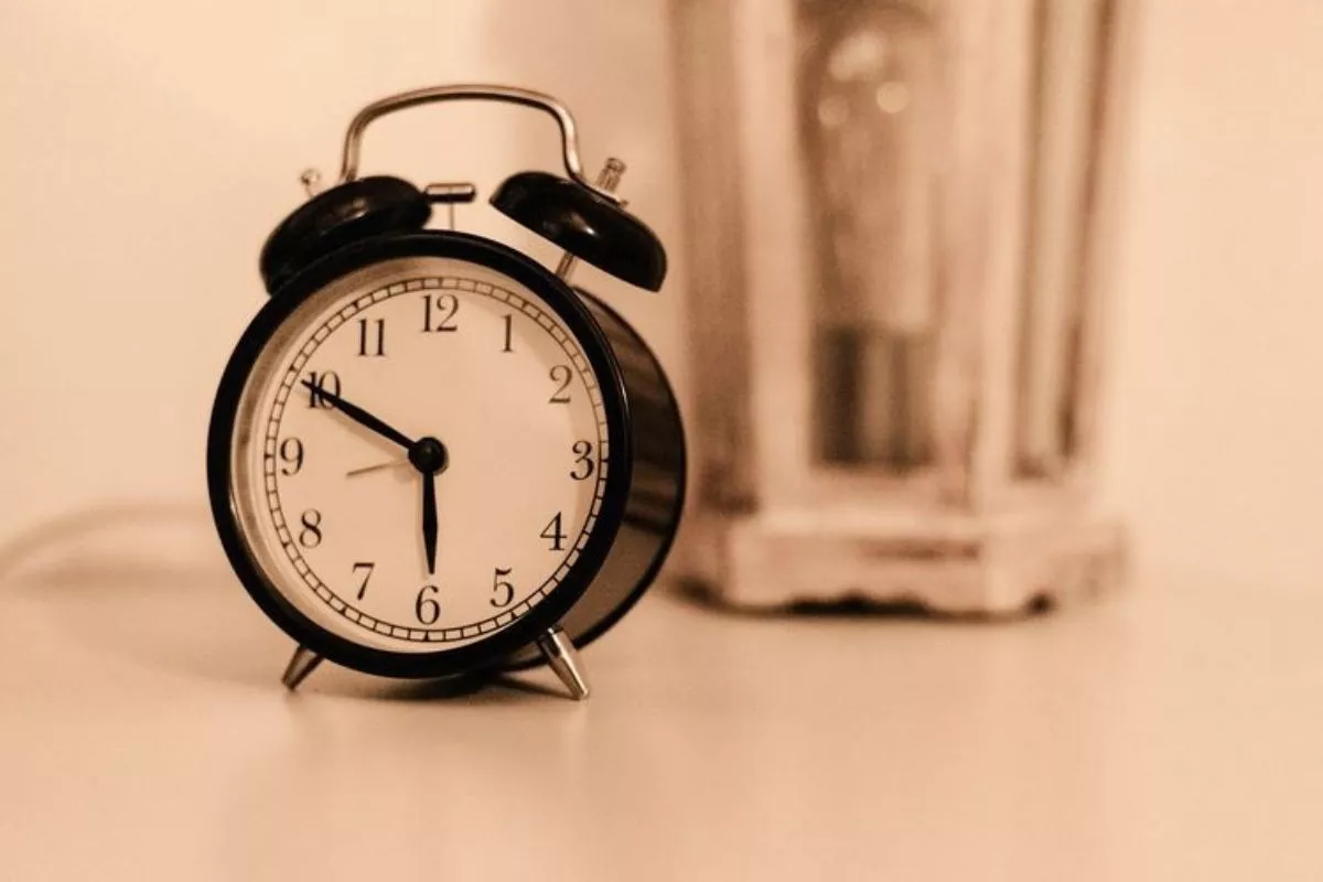 Jam Weker Manual Mampu Tingkatkan Kualitas Tidur dan Kurangi Stres