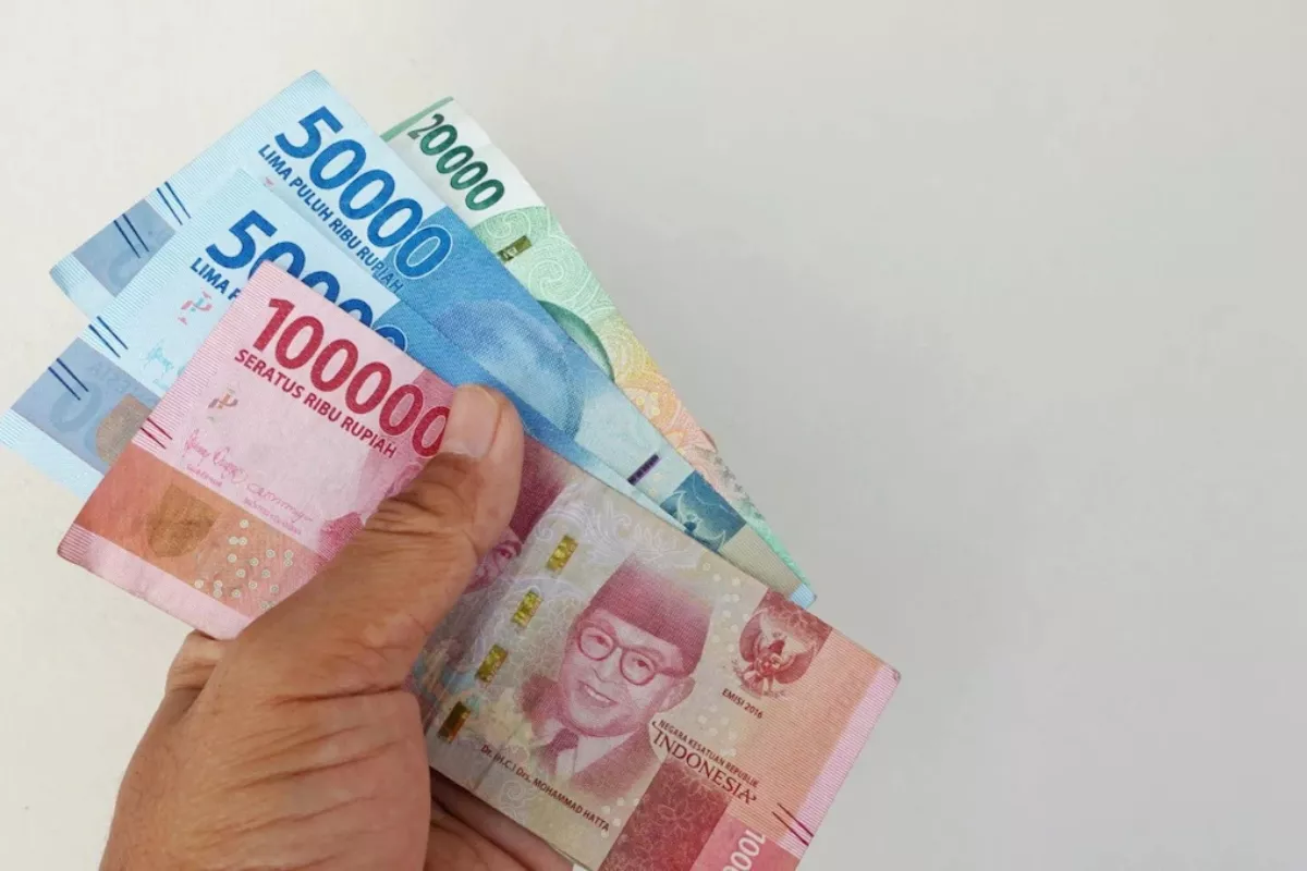 Rupiah Diprediksi Melemah ke Angka 18.100 per Dolar AS Hari Ini