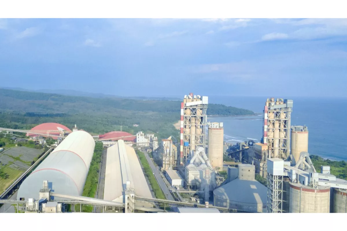 Rating idA untuk CMNT: Kekuatan dan Risiko yang Perlu Dicermati