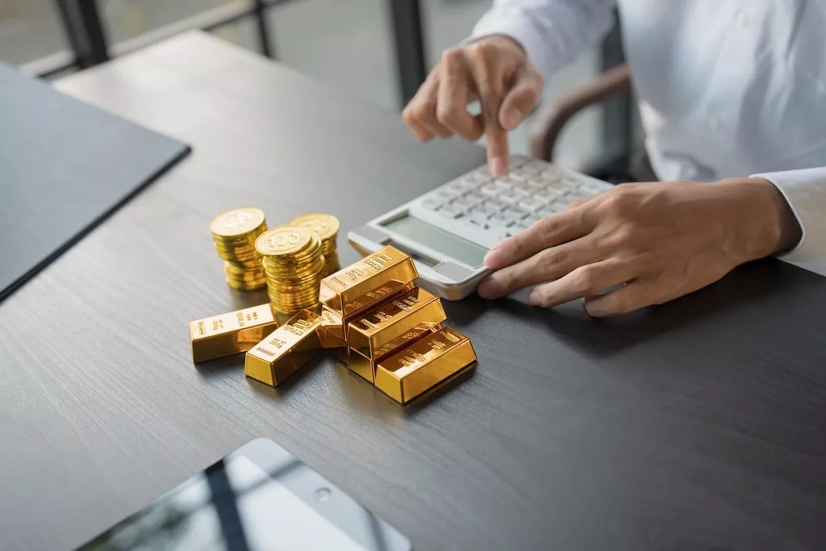 Harga Emas Antam Hari Ini Turun Menjadi Rp2,635 Juta per Gram