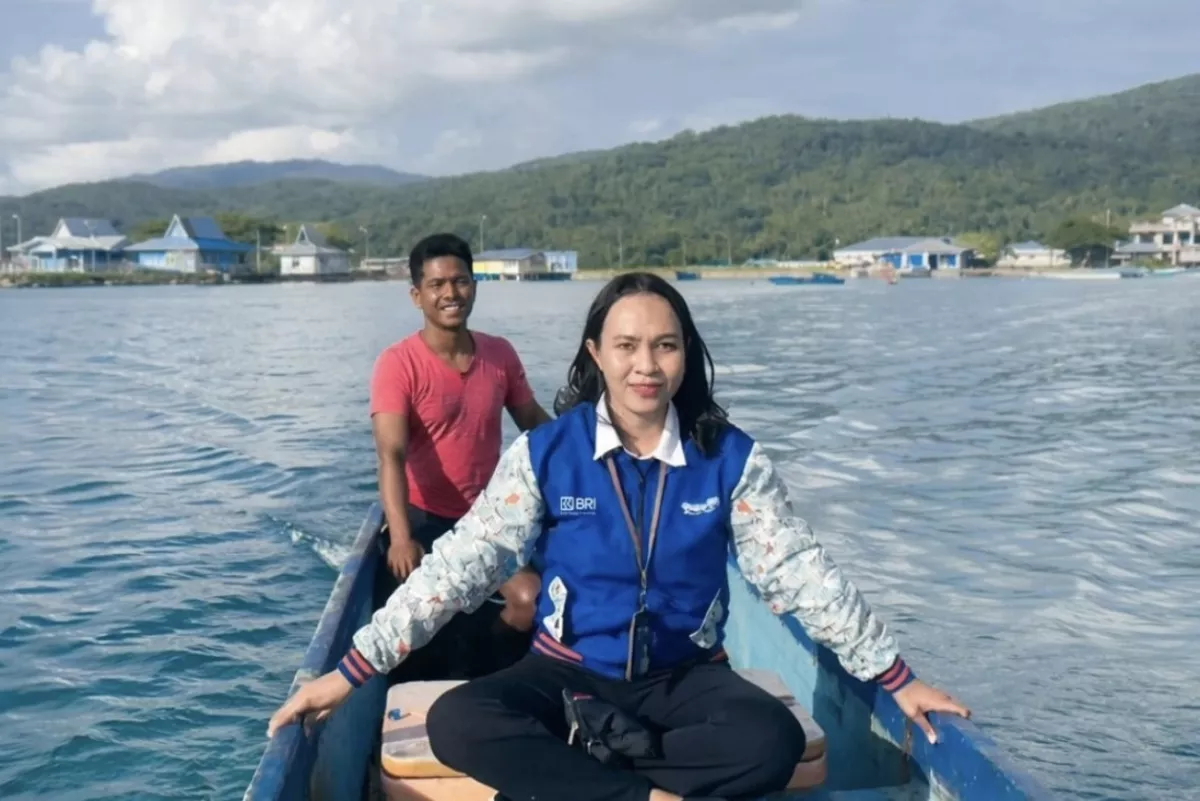 Mantri BRI Tembus Ombak Maluku Utara Demi Perluas Inklusi Keuangan