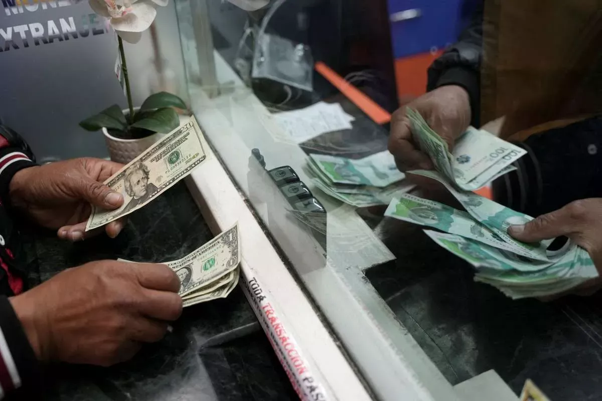 Rupiah Menguat 60 Poin Menutup Perdagangan Hari Ini di Rp 17.888 per USD