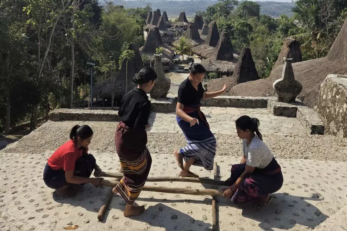 Eksplorasi Kebudayaan Sumba di Kawasan Desa Wisata Adat Prai Ijing