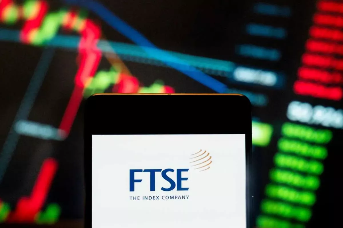 Bursa London Melemah Efek Harga Minyak dan Suku Bunga The Fed