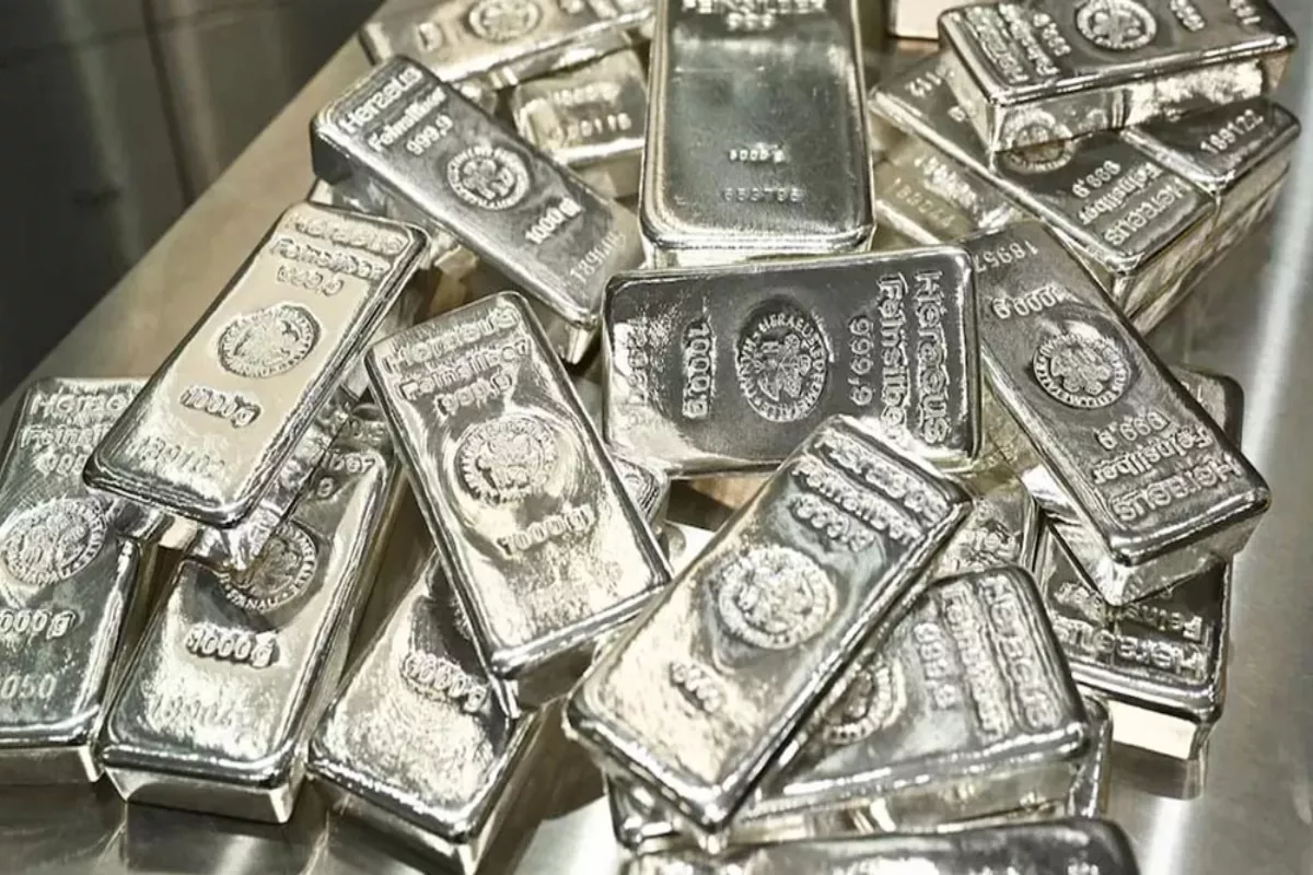 Tertekan Yield Obligasi, Harga Perak Spot Anjlok ke Area $73,11