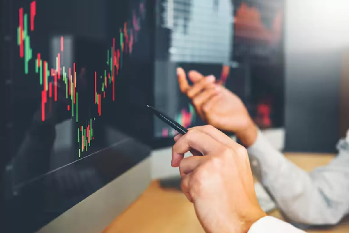 IHSG Berisiko Terkoreksi, Simak Daftar Saham Pilihan untuk Trading