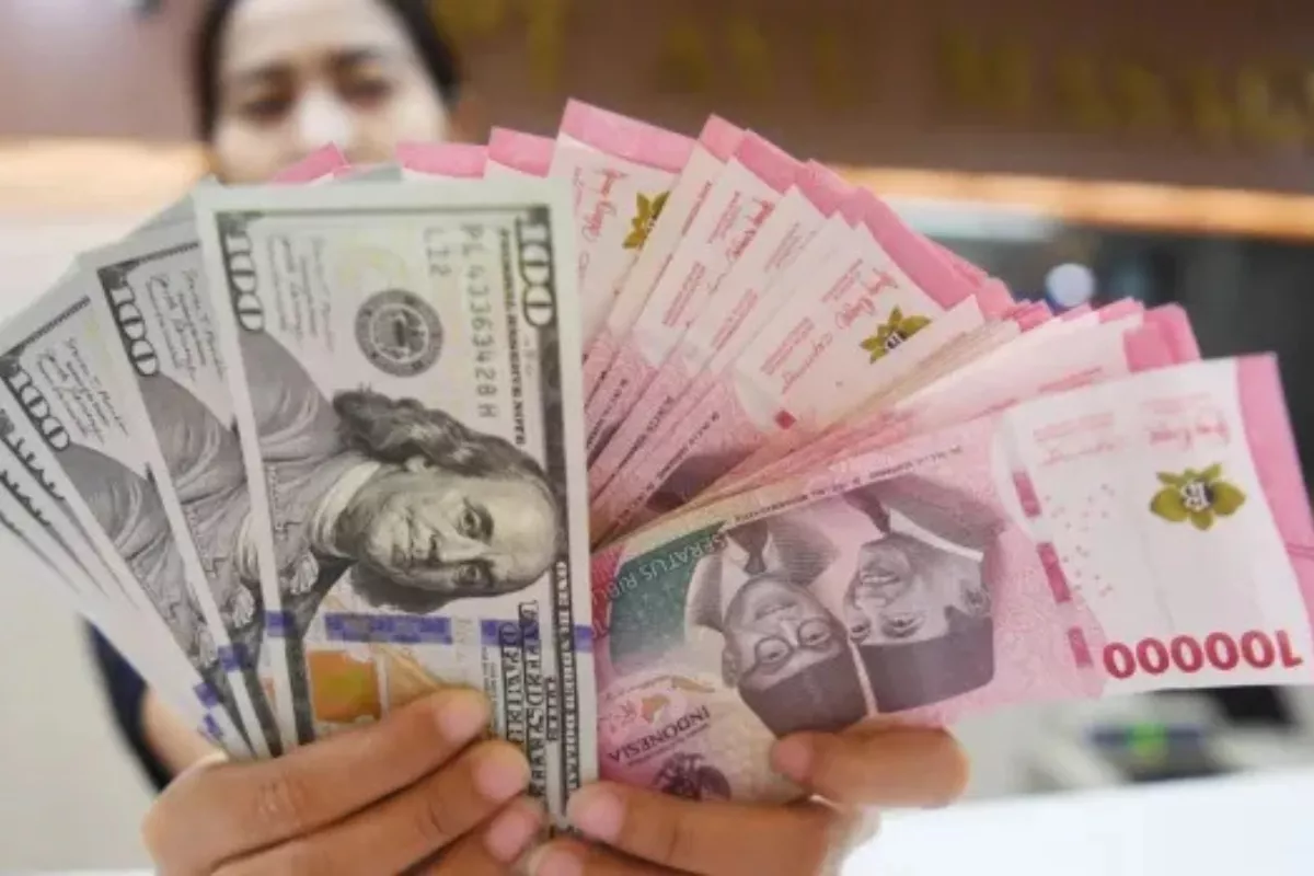 Nilai Tukar Rupiah Berbalik Menguat ke Posisi Rp 18.074