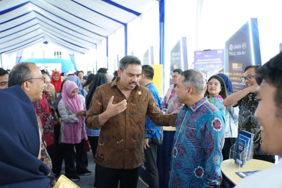 Pengangguran Tembus 7,2 Juta, Menteri UMKM Dorong Mahasiswa Berwirausaha