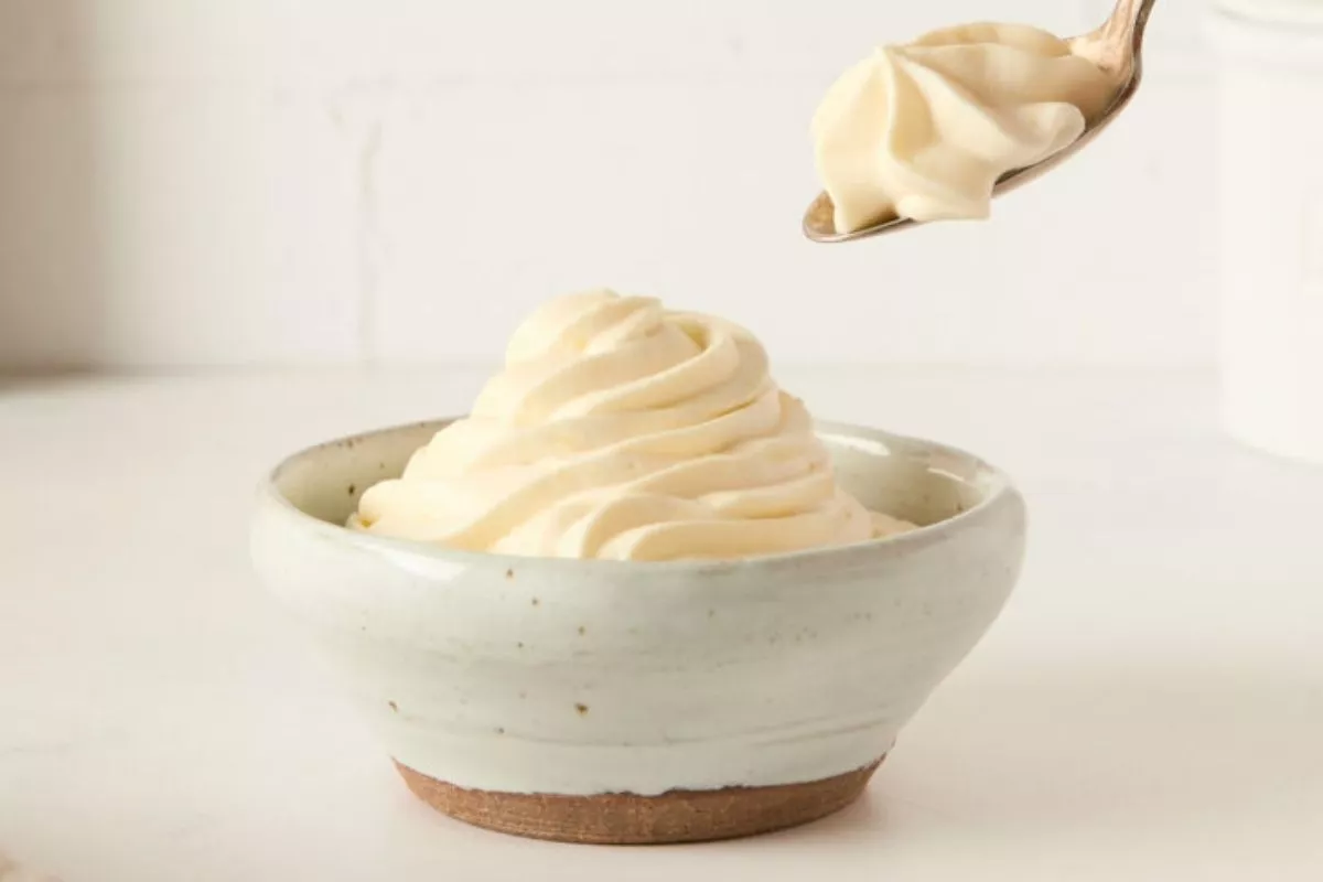 Cara Membuat Diplomat Cream yang Lembut untuk Isian Kue Sus Premium