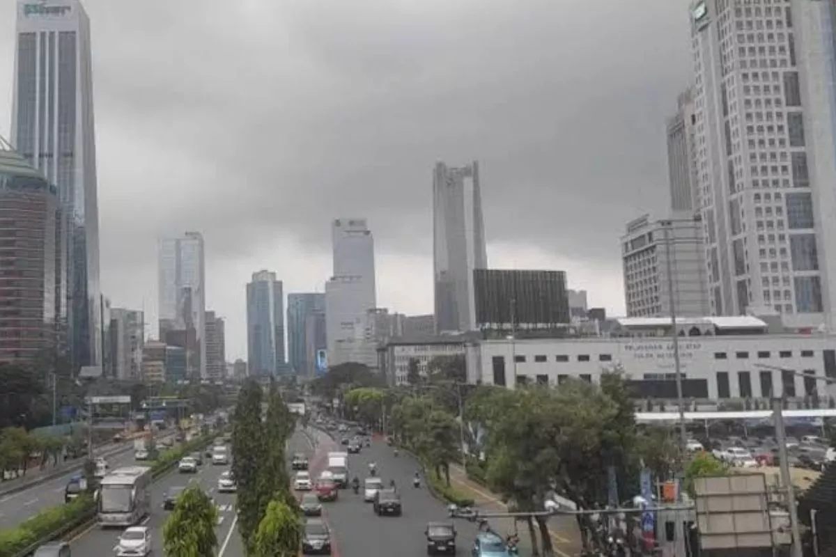 BMKG Memprakirakan Sebagian Besar Wilayah Indonesia Berawan Tebal Hari Ini