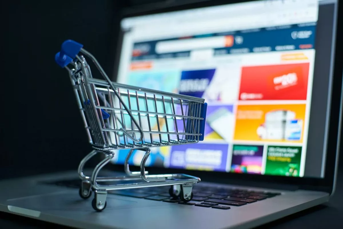 Dukung UMKM, Pemerintah Berlakukan Diskon Biaya Layanan Marketplace 50 Persen