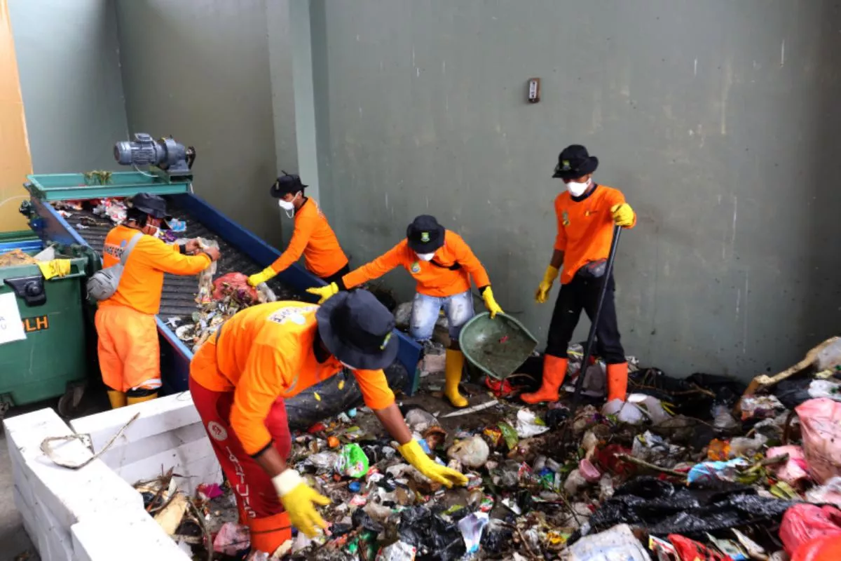 Kurangi Sampah Jakarta Melalui Inovasi Pengolahan Limbah Kreatif