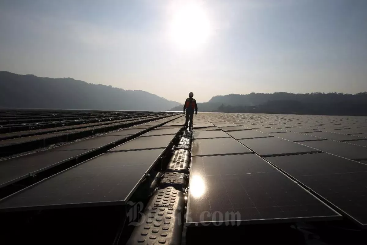 Bahlil Sebut Groundbreaking Perdana Proyek PLTS 100 GW Digelar di Bali
