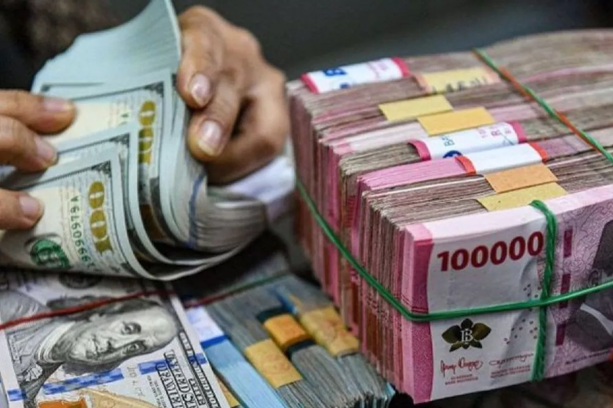 Rupiah Tembus Rp17.500 Per Dolar AS Akibat Tekanan Ekonomi Global