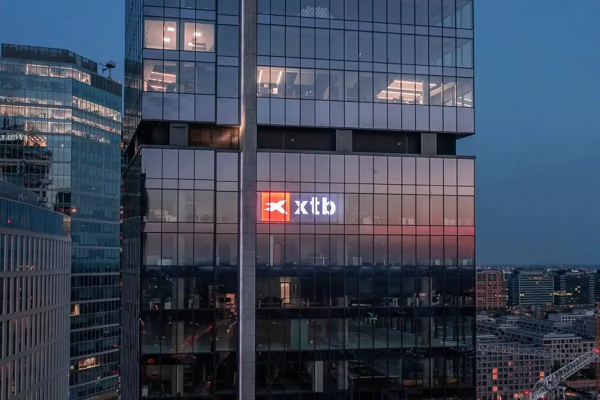 XTB Indonesia Resmi Hadirkan CFD Emas, Perak, Minyak, dan Gas Alam