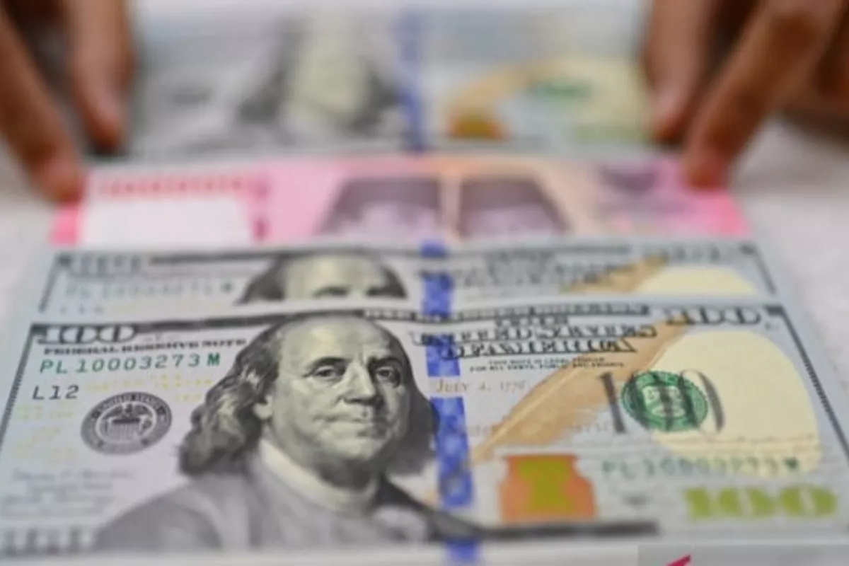 Koreksi Rupiah Tembus Rp18.083 per Dolar AS Akibat Sentimen The Fed BI