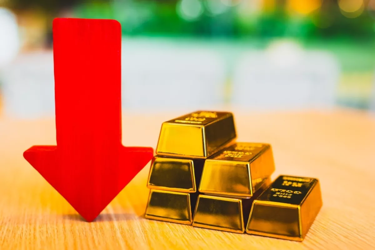 Harga Emas Spot Turun ke US$4.327 akibat Ekspektasi Suku Bunga The Fed