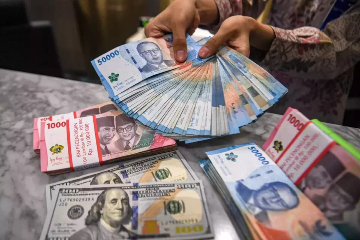 Gagalnya Diplomasi AS-Iran Picu Rupiah Terperosok ke Rp17.275