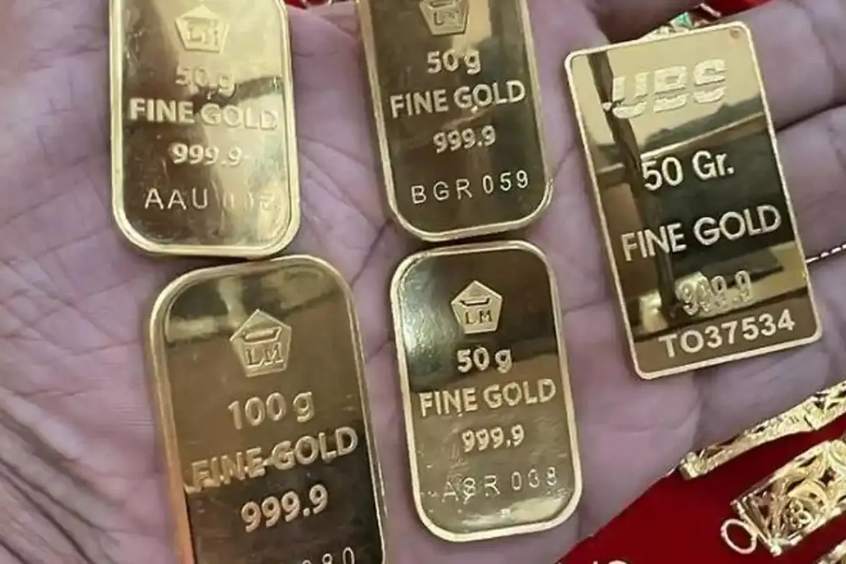 Harga Emas Antam UBS dan Galeri24 di Pegadaian Kompak Turun Hari Ini