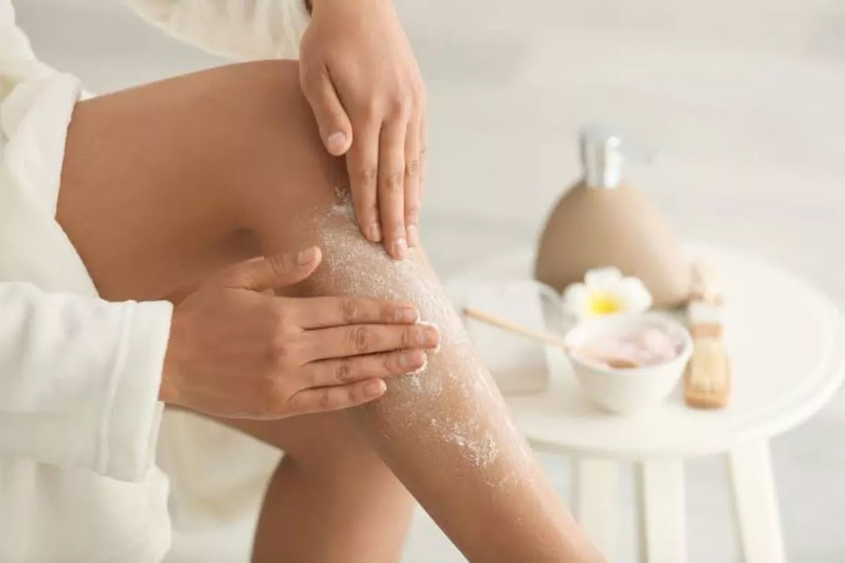 7 Cara Pakai Body Scrub yang Benar agar Kulit Mulus