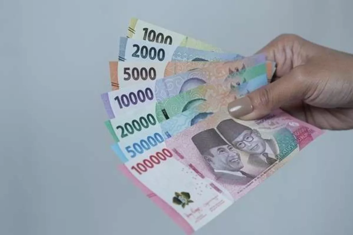 Rupiah Tembus Rp17.717 per Dolar AS di Perdagangan Hari Ini