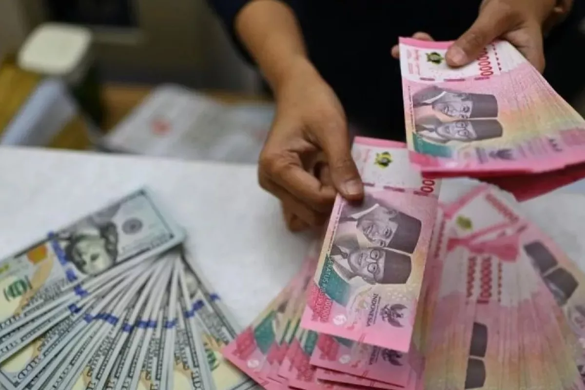 Rupiah Melemah 0,58 Persen ke Rp 17.965 per Dolar AS, Terlemah di Asia