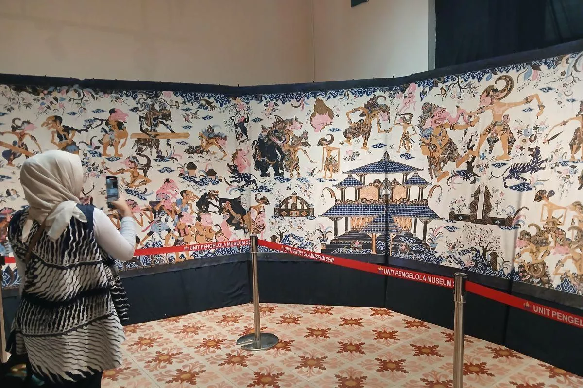 Pameran Museum Tekstil Jakarta: Membaca Silang Budaya di Atas Kain