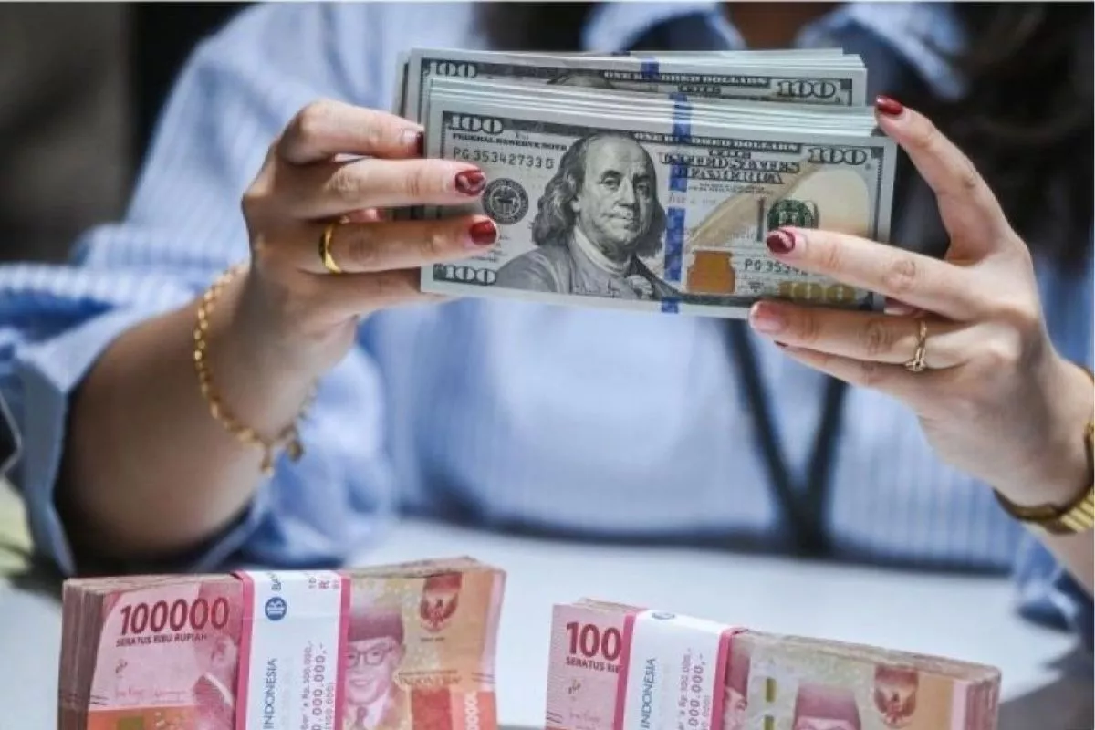 Pagi Ini Rupiah Menguat 37 Poin Jadi Rp18.074 per Dolar AS