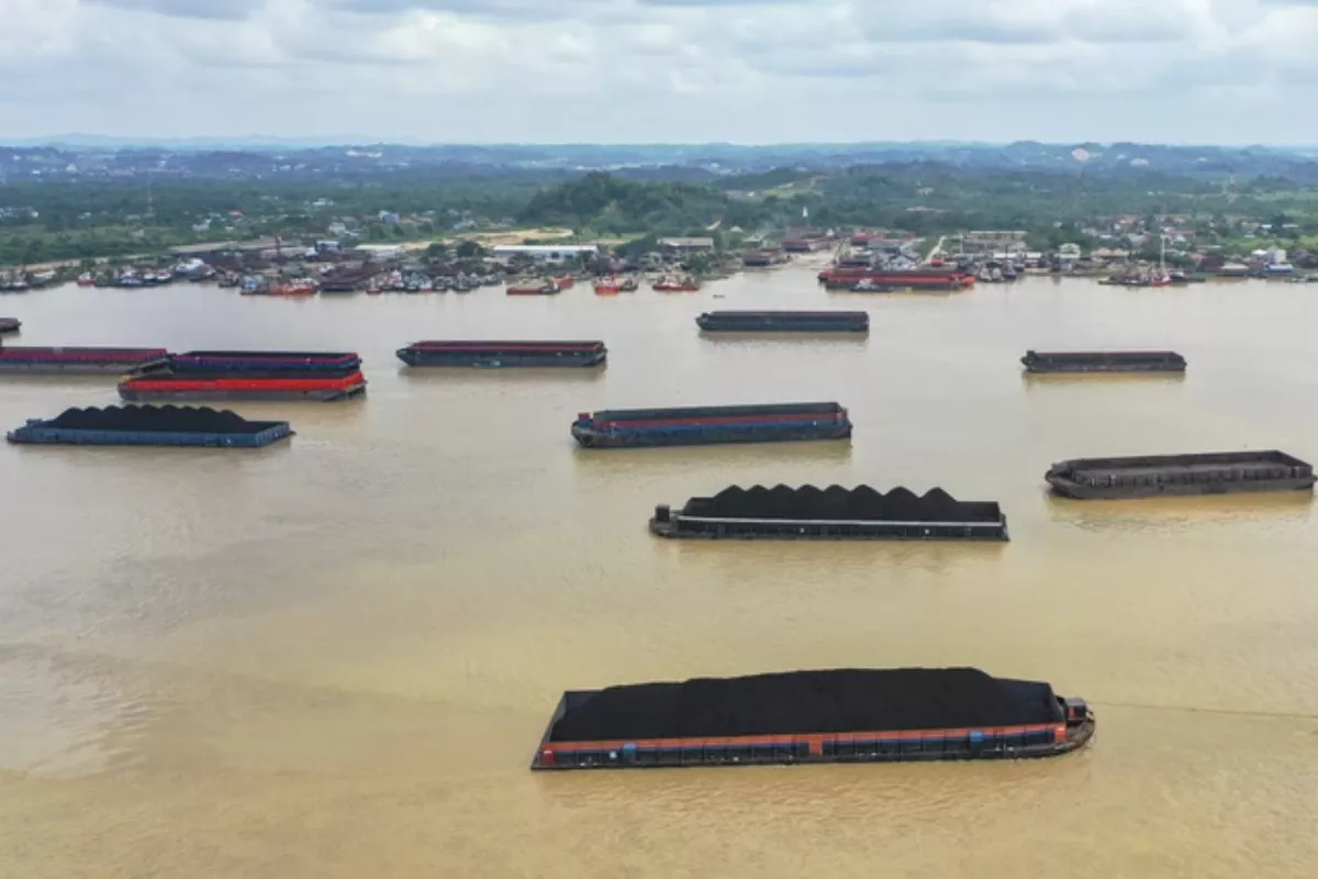 Update Harga Komoditas: Batu Bara Melemah, Nikel-Timah Menguat