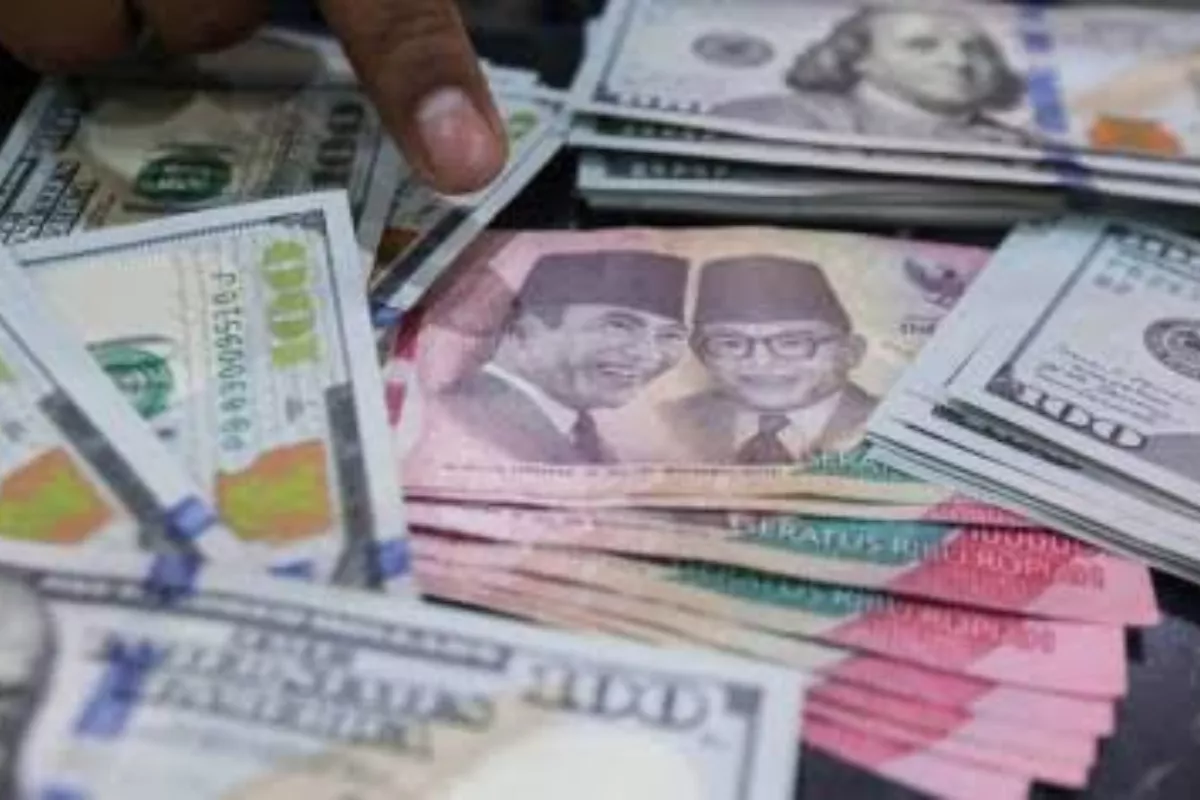 Prediksi Kurs Rupiah atas Dolar AS Hari Ini Senin Tiga Agustus 2026