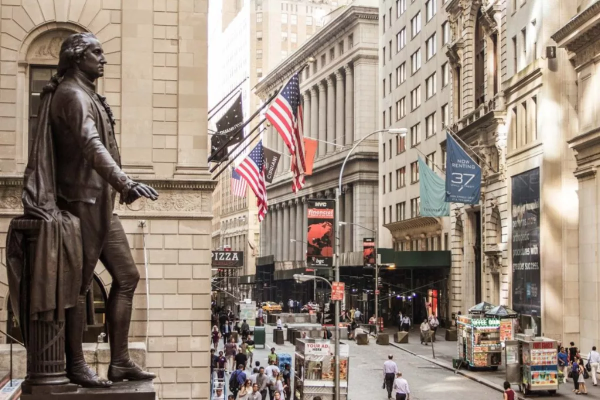 Futures Wall Street Menguat Tipis Jelang Rilis Data Inflasi Juli