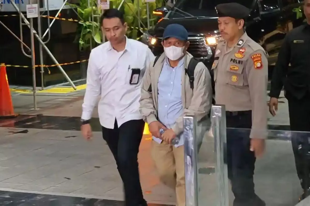 KPK Geledah Kantor Bupati Lombok Barat Terkait Kasus Suap