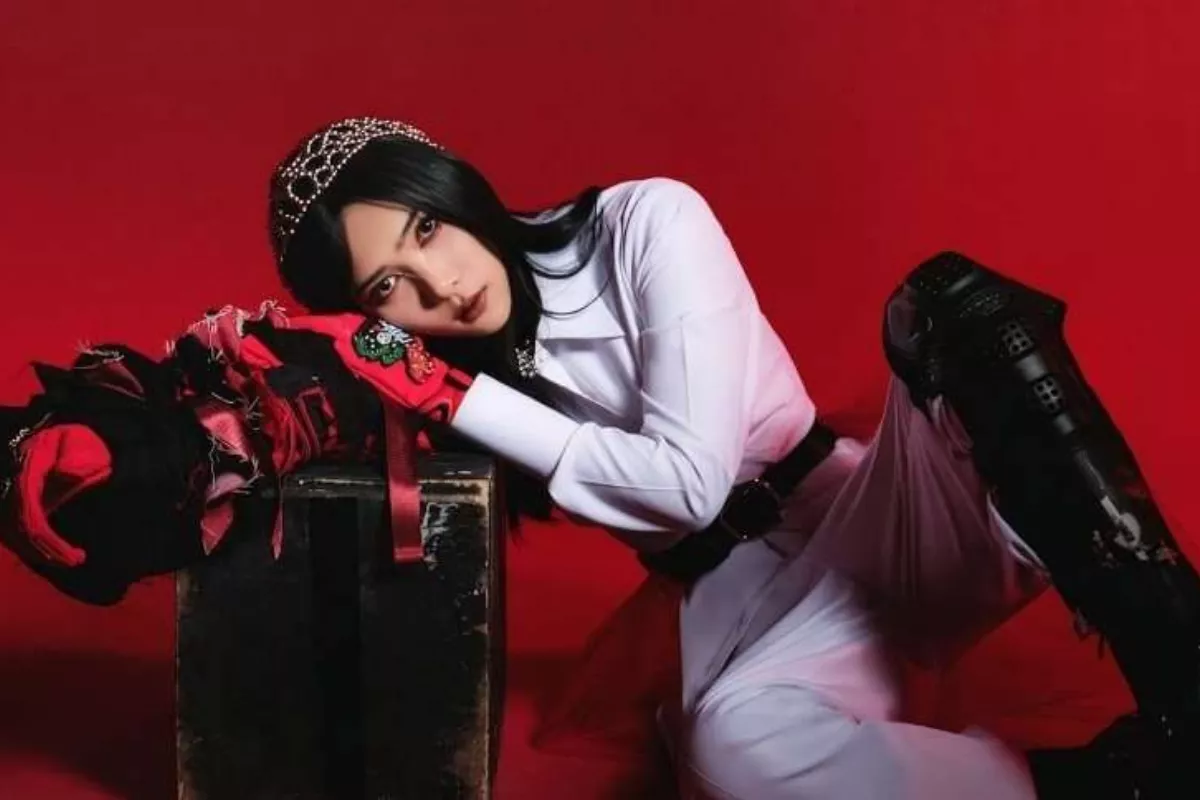 Isyana Sarasvati Tampilkan Koreografi di Lagu BURN dalam Album Eklektiko