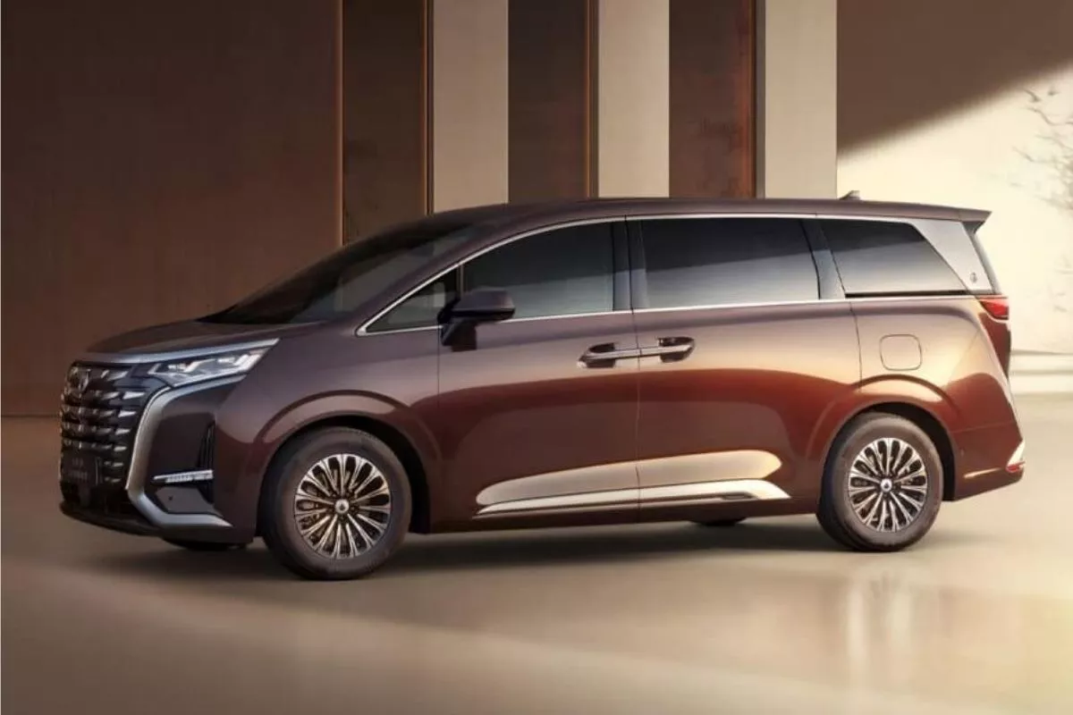 Mewah dan Elegan, BYD Denza D9 Rilis Warna Eksklusif Dark Gold