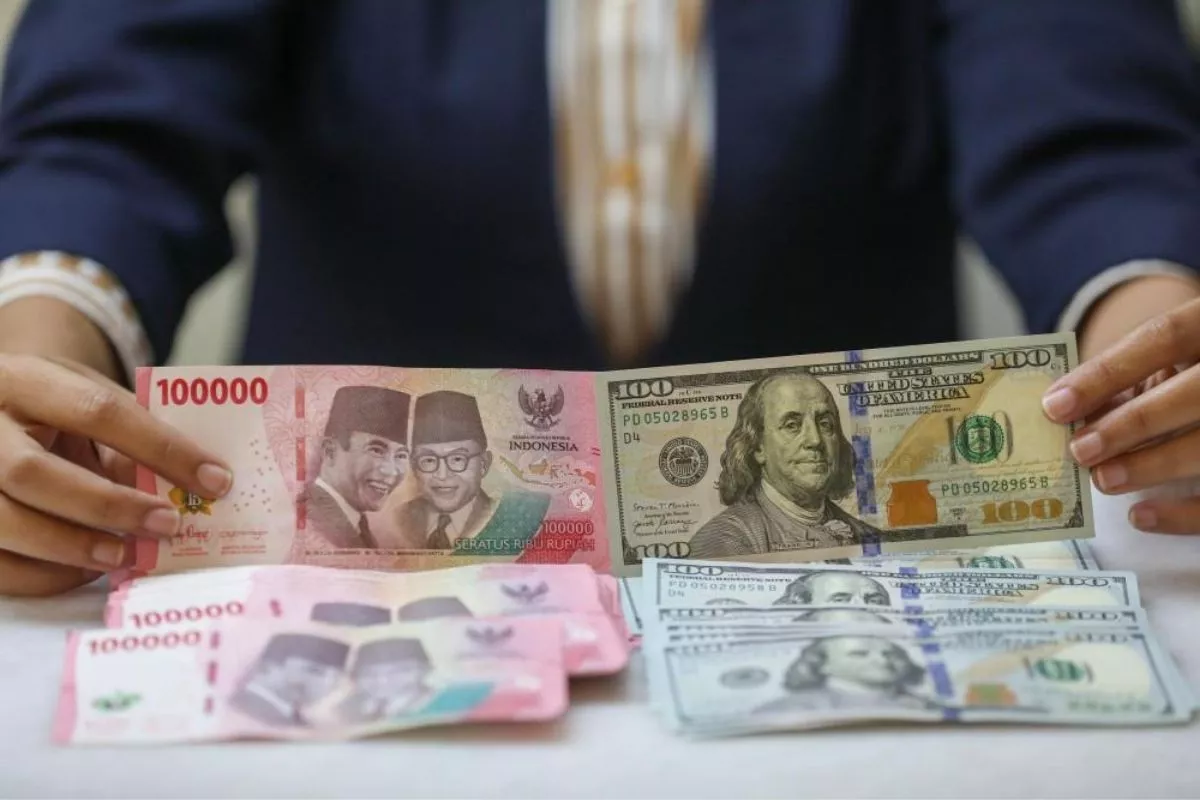 Nilai Tukar Rupiah Ditutup Melemah ke Level Rp17.861 per Dolar AS Hari Ini