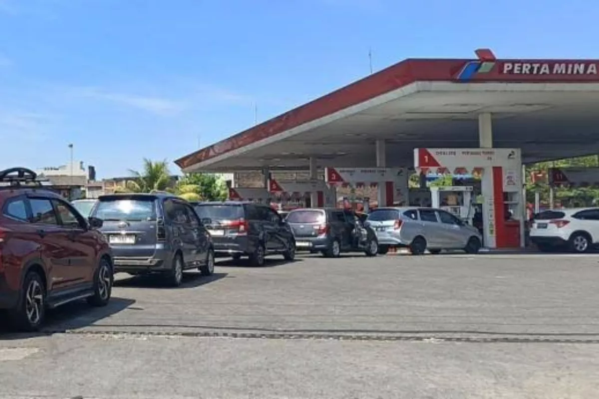 Pertamina Patra Niaga: Antrean BBM di SPBU Makassar Mulai Melandai