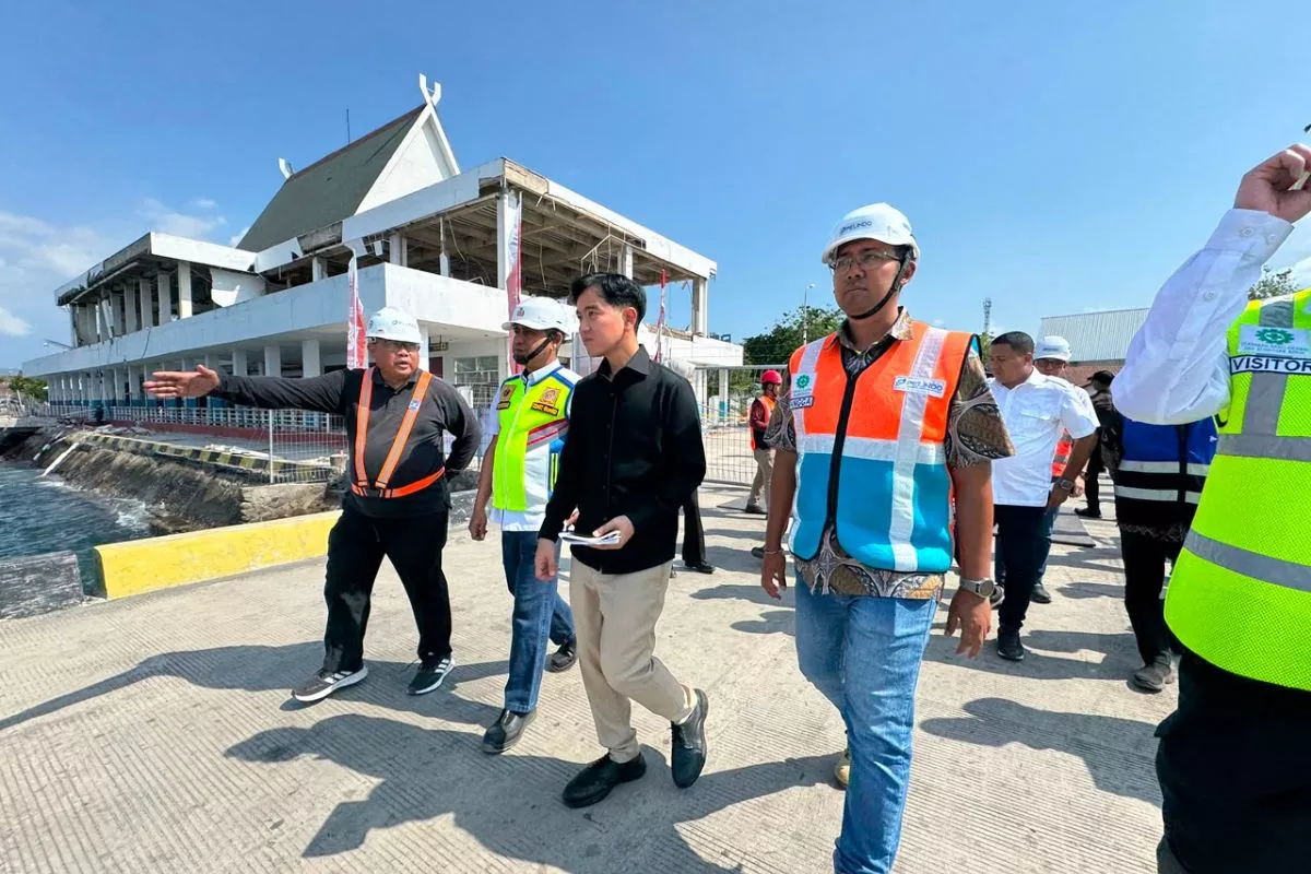 Tinjau Lokasi Gempa NTT, Gibran Pastikan Pemulihan Cepat