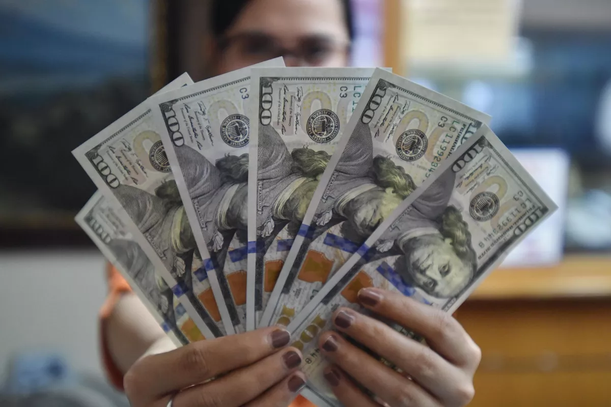 Aksi Melepas Dolar Amerika Serikat Demi Menguatkan Rupiah Tahun 1998!