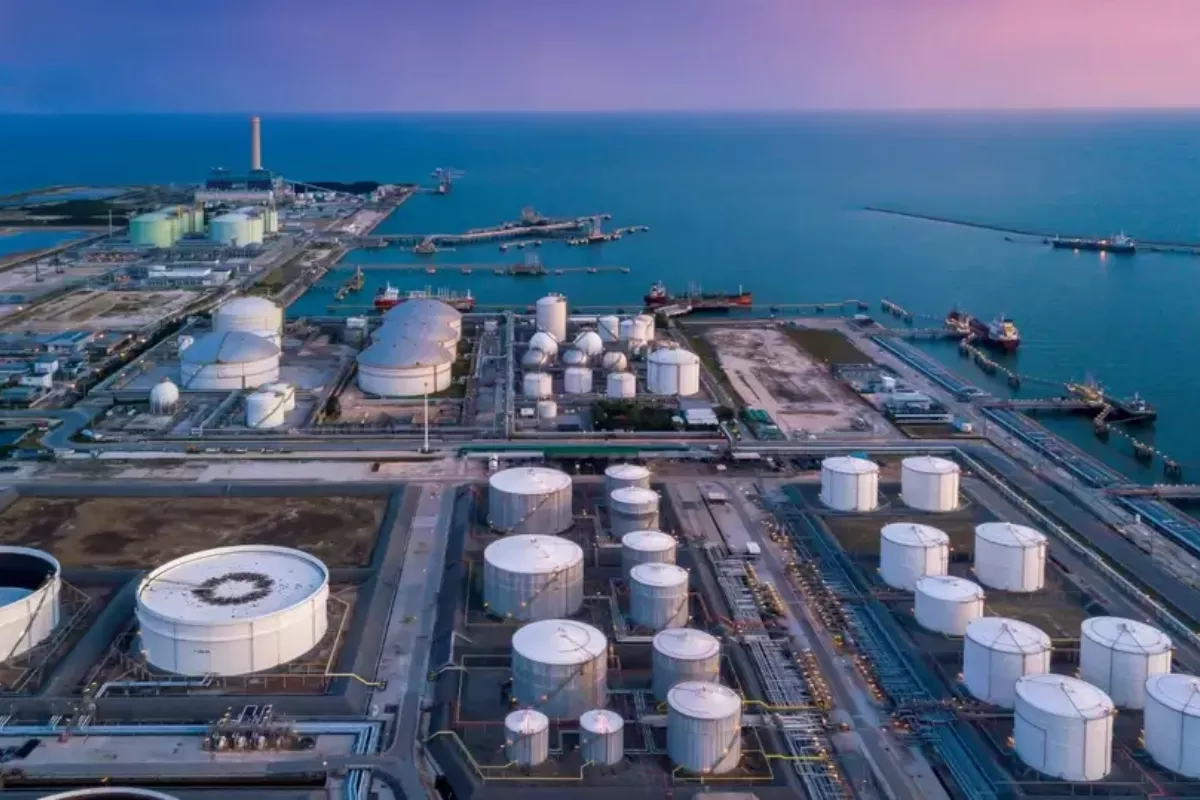 Harga LNG Global Meroket, Industri dan Penyedia Energi Alami Tekanan