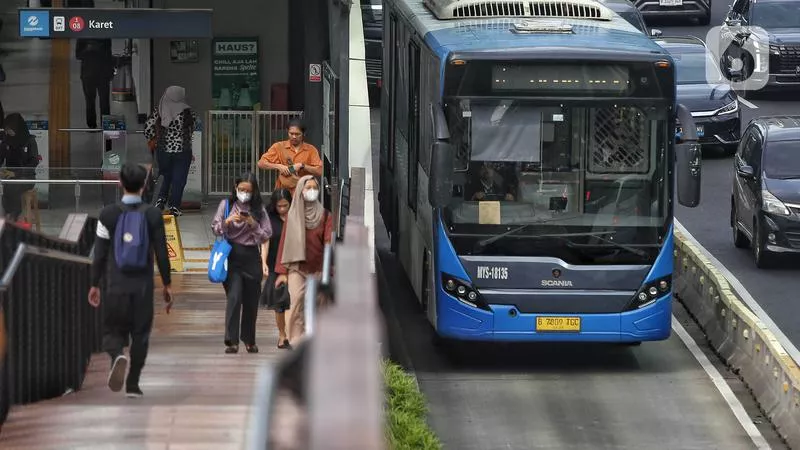 Transjakarta Terapkan Sistem Pesan Kursi Royaltrans Hingga 24 April 2026 Guna Kenyamanan Penumpang